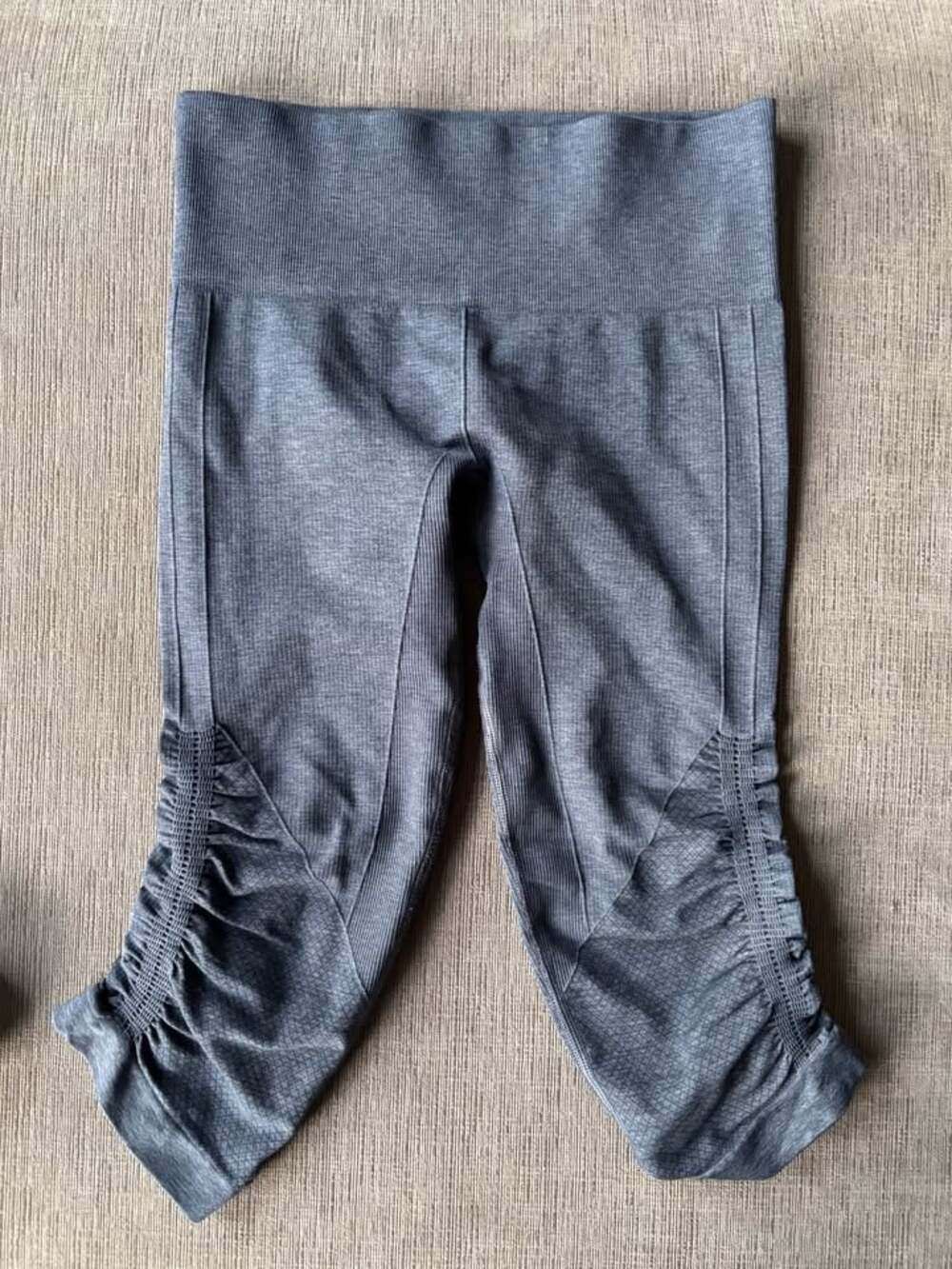 Lululemon In The Flow Crop II Leggings Heathered Gray Ruched Capri Size 4